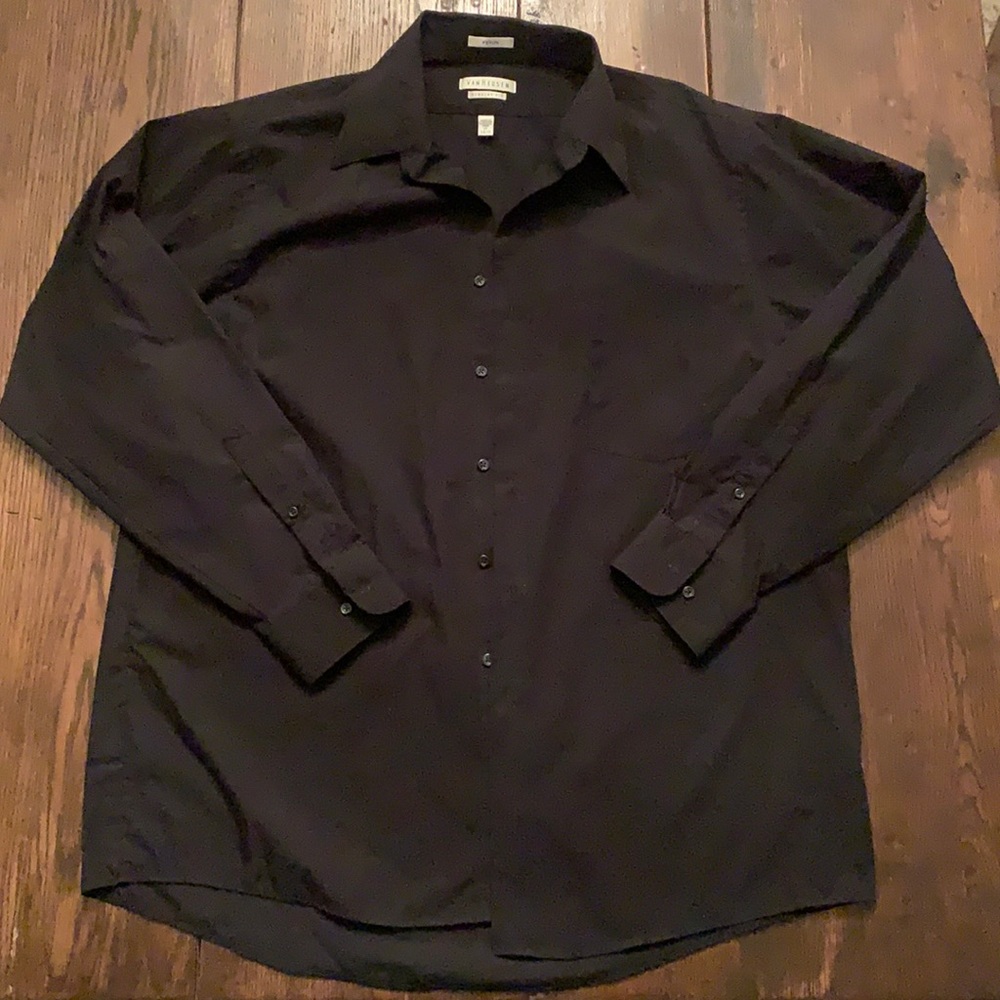 Men’s Van Heusen long sleeve dress shirt